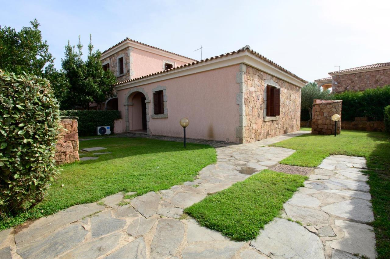Ville Del Mar San Teodoro  Buitenkant foto