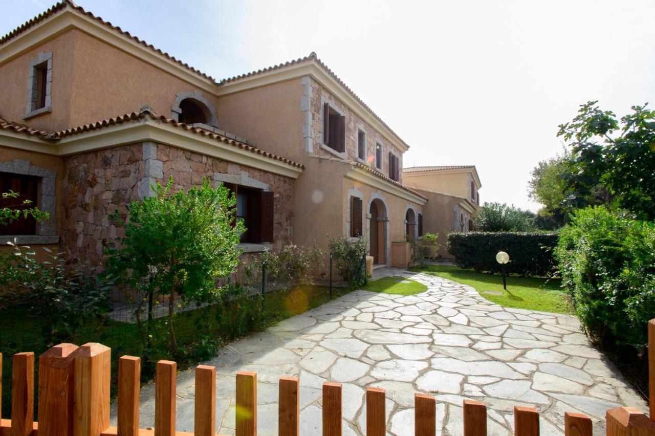 Ville Del Mar San Teodoro  Buitenkant foto