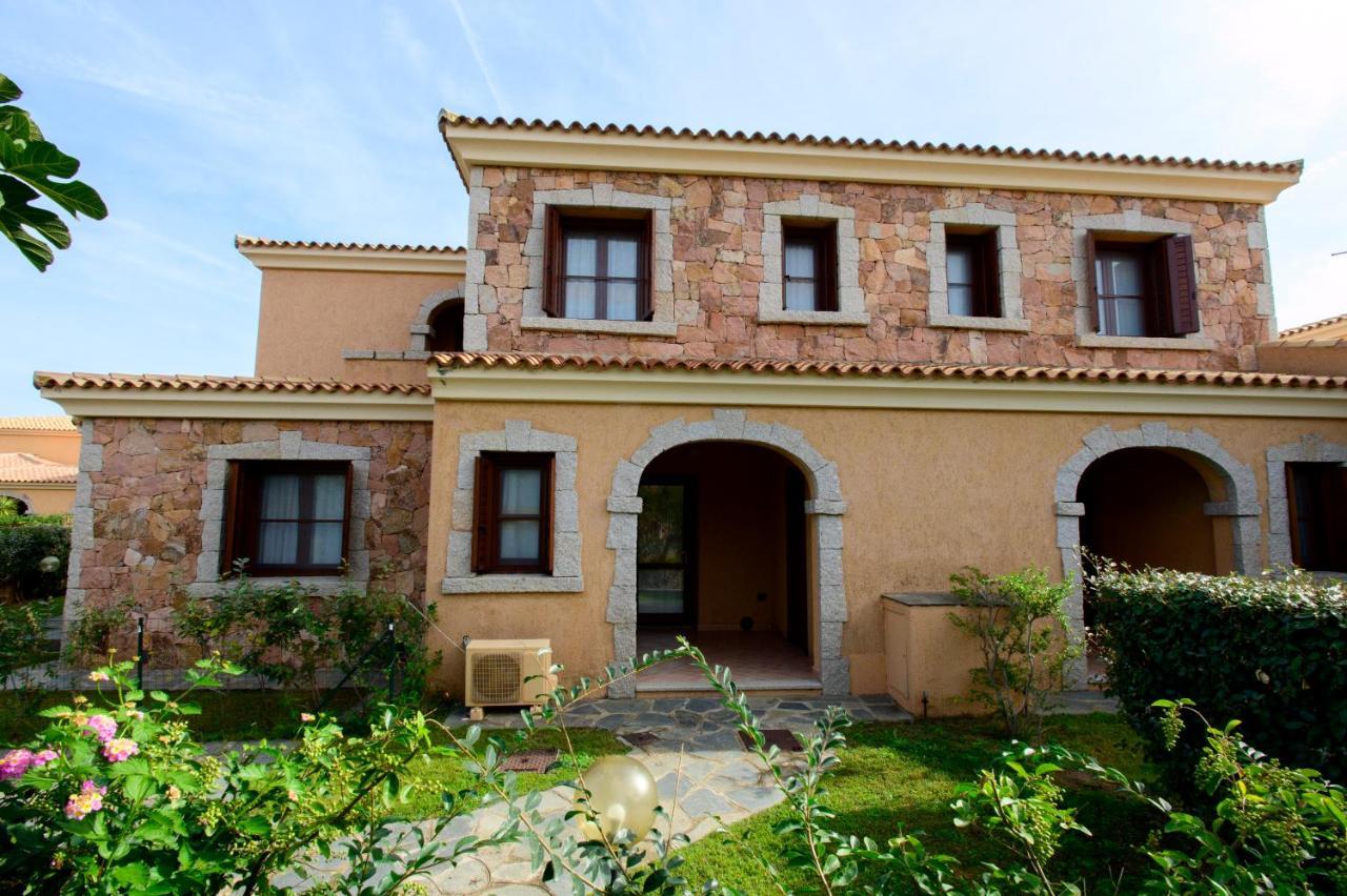 Ville Del Mar San Teodoro  Buitenkant foto