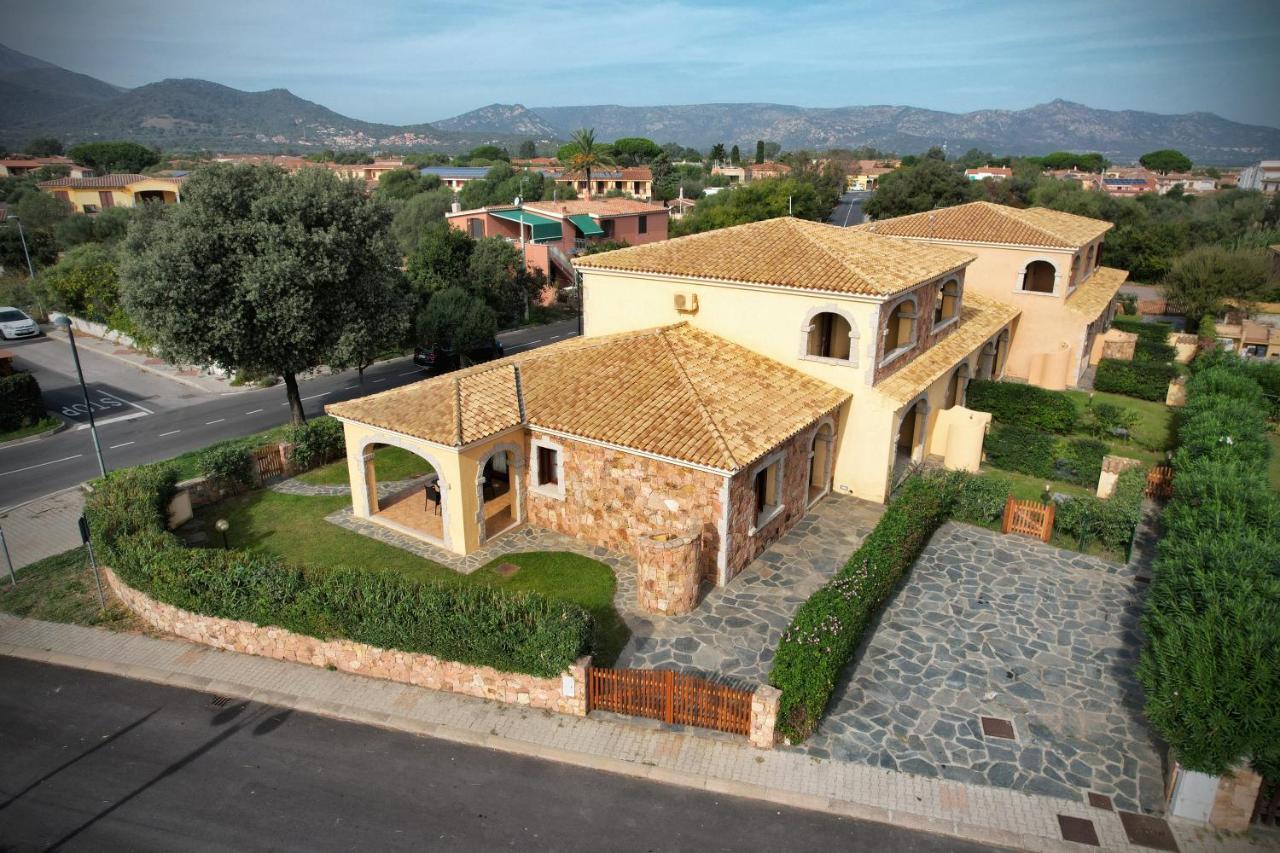 Ville Del Mar San Teodoro  Buitenkant foto