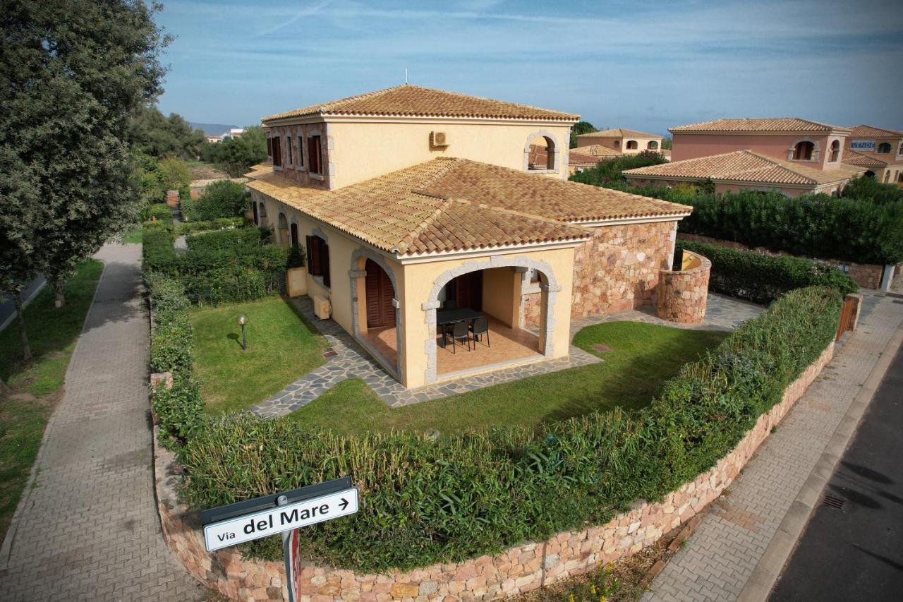 Ville Del Mar San Teodoro  Buitenkant foto