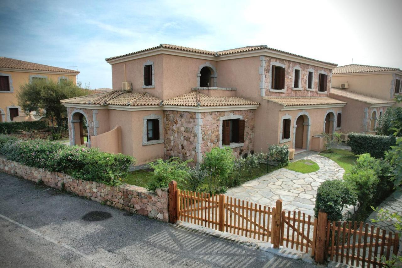 Ville Del Mar San Teodoro  Buitenkant foto