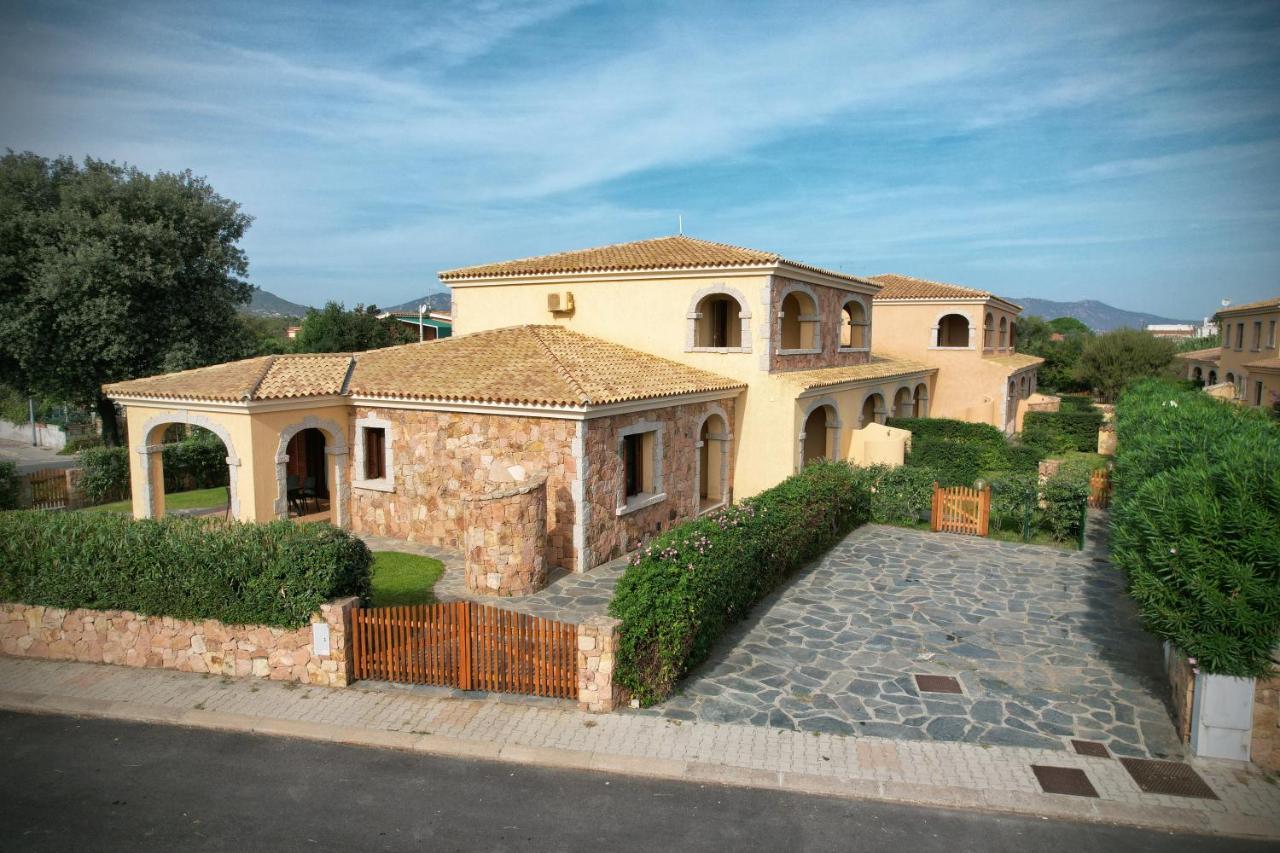Ville Del Mar San Teodoro  Buitenkant foto
